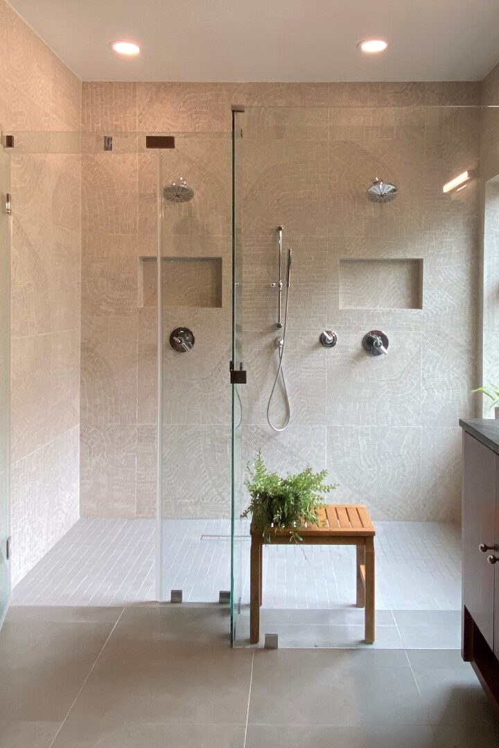 Minimalist bathroom by studio fain